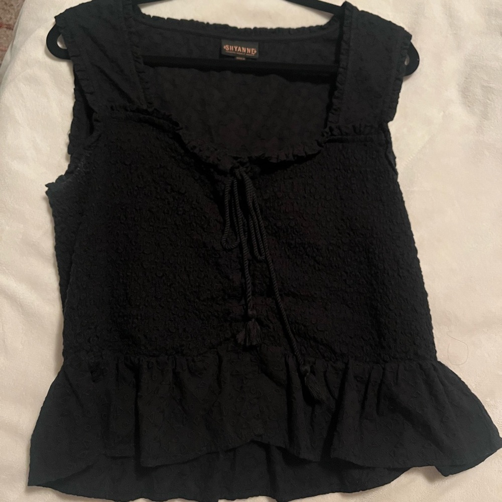 Shyanne Country Black Top